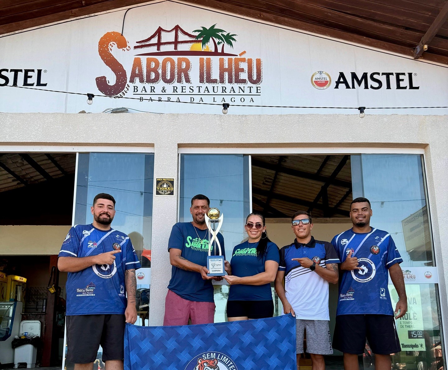Restaurante Sabor Ilhéu à beira-mar na Barra da Lagoa, Florianópolis